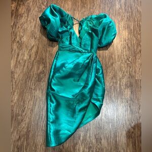 Do + Be Vibrant green cocktail Dress